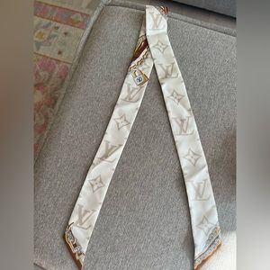 Louis Vuitton Ultimate Bandeau